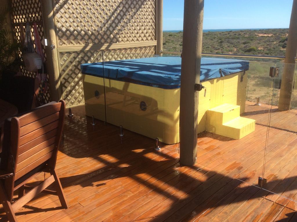 On The Deck @ Shark Bay Bed and Breakfast Denham Buitenkant foto