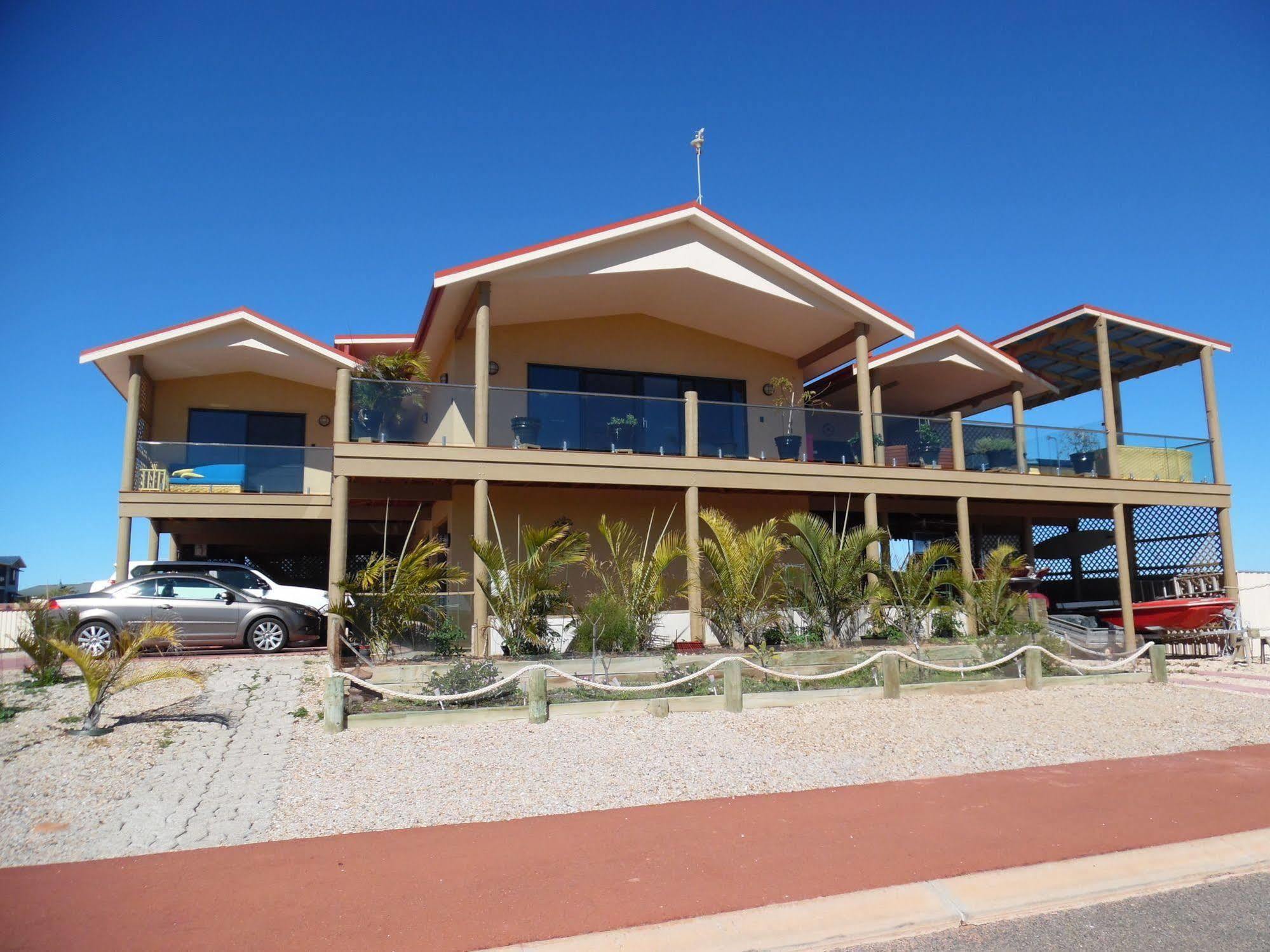 On The Deck @ Shark Bay Bed and Breakfast Denham Buitenkant foto